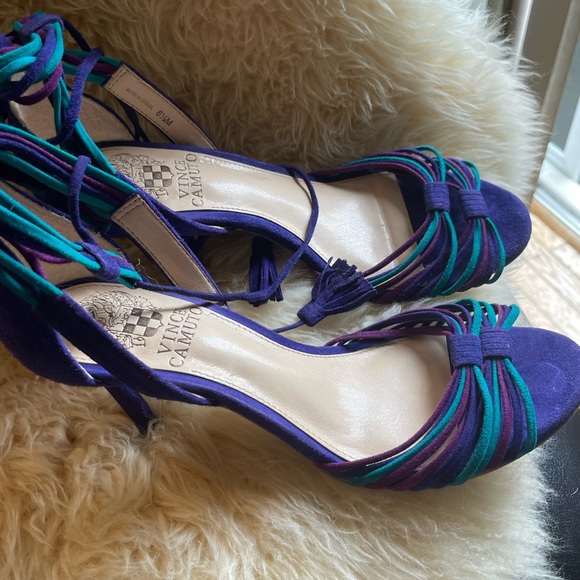 VINCE CAMUTO Stellima Suede Tassel Sandal - Picture 2 of 6